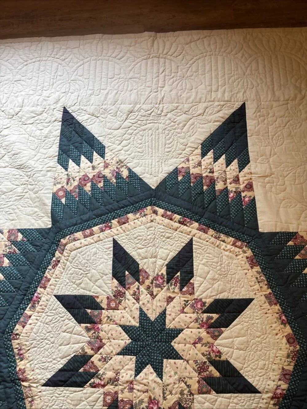 Texas Loan Star Amish Made King Quilt Size 102 X 109 Excellent Ivory & Green